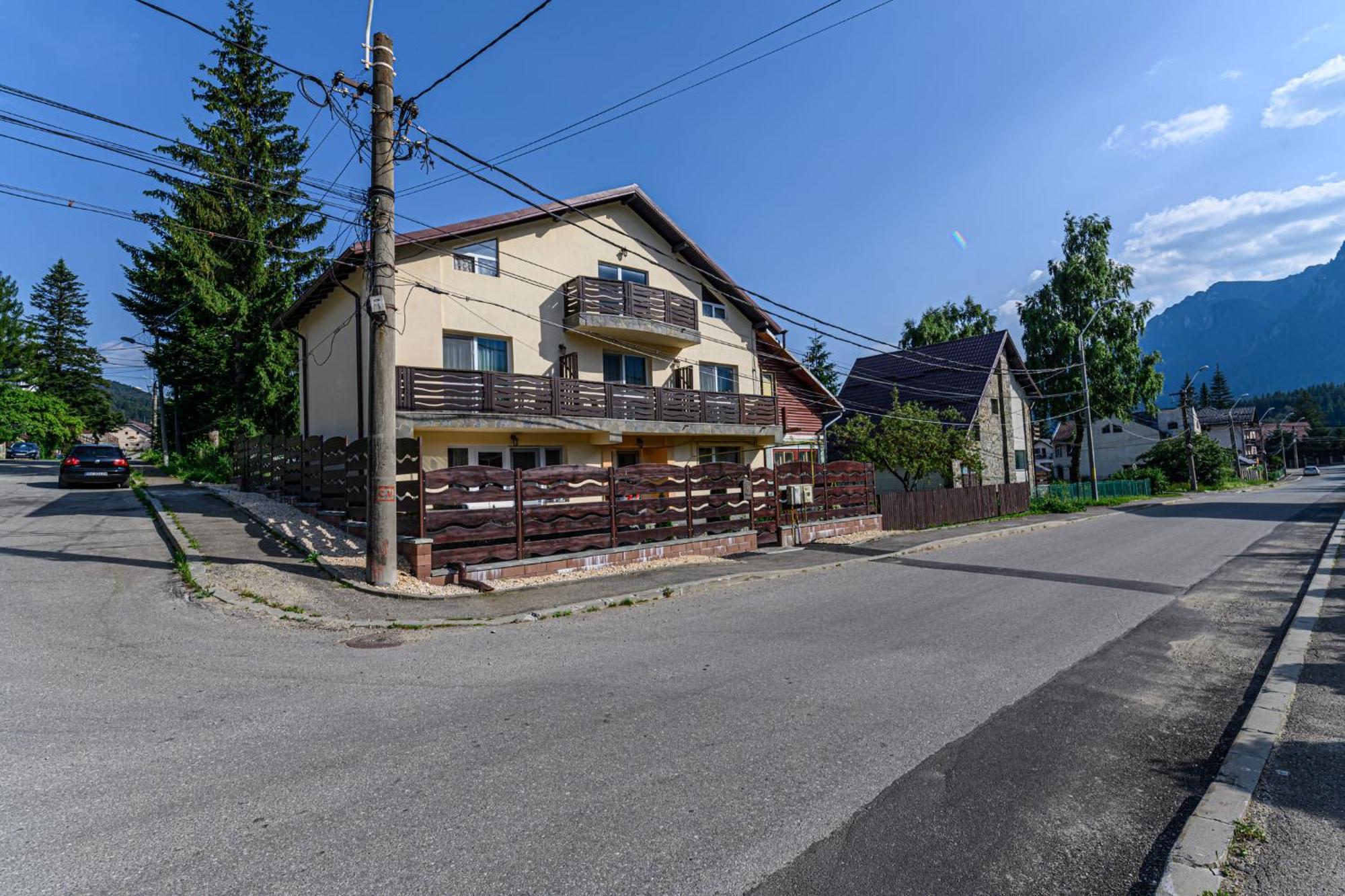 Casa Ramino Hotel Busteni Exterior photo